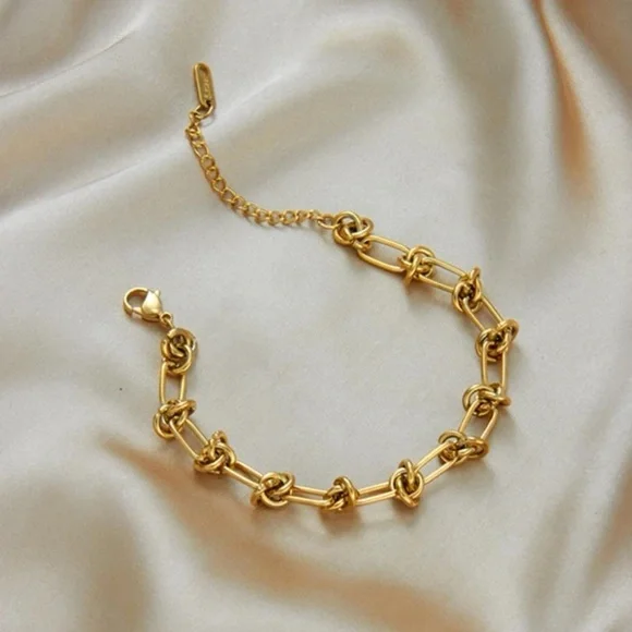 ANOUSHA STATEMENT BRACELET - Picture 3 of 3